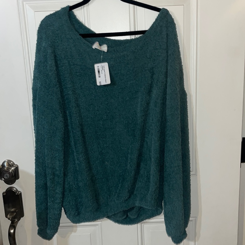 Fantastic Fawn furry off the shoulder wide bench sweater - medium